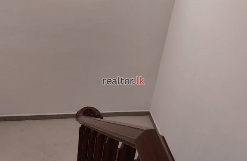 House For Rent At Bullers Rd Colombo