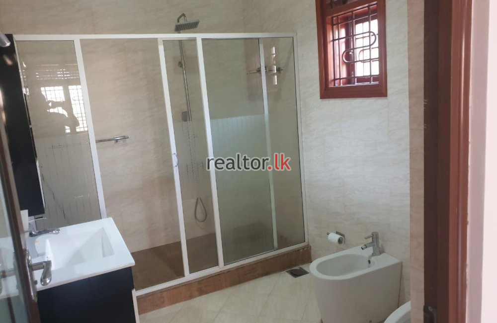 Two Story House For Rent At Railway Ave Nugegoda