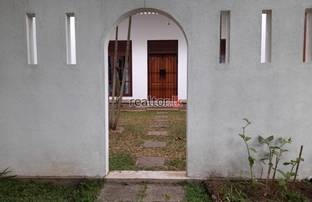 Lansigama Colonial House For Sale