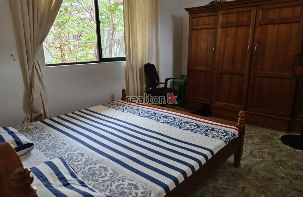 Three Bed House For Sale At Queens Park Nawala