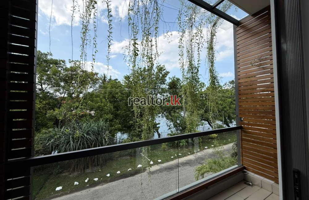 Lakefront Villa For Sale In Attidiya Dehiwala