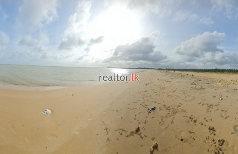 Beach Front Land At Kalpitiya