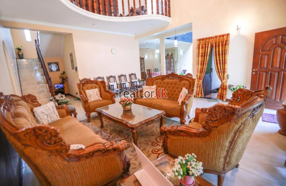 Five Bed House In Pothuarawa Road Pelawatte