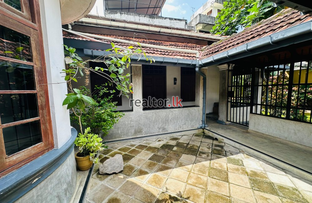 Timeless Colonial House For Rent In Dehiwala