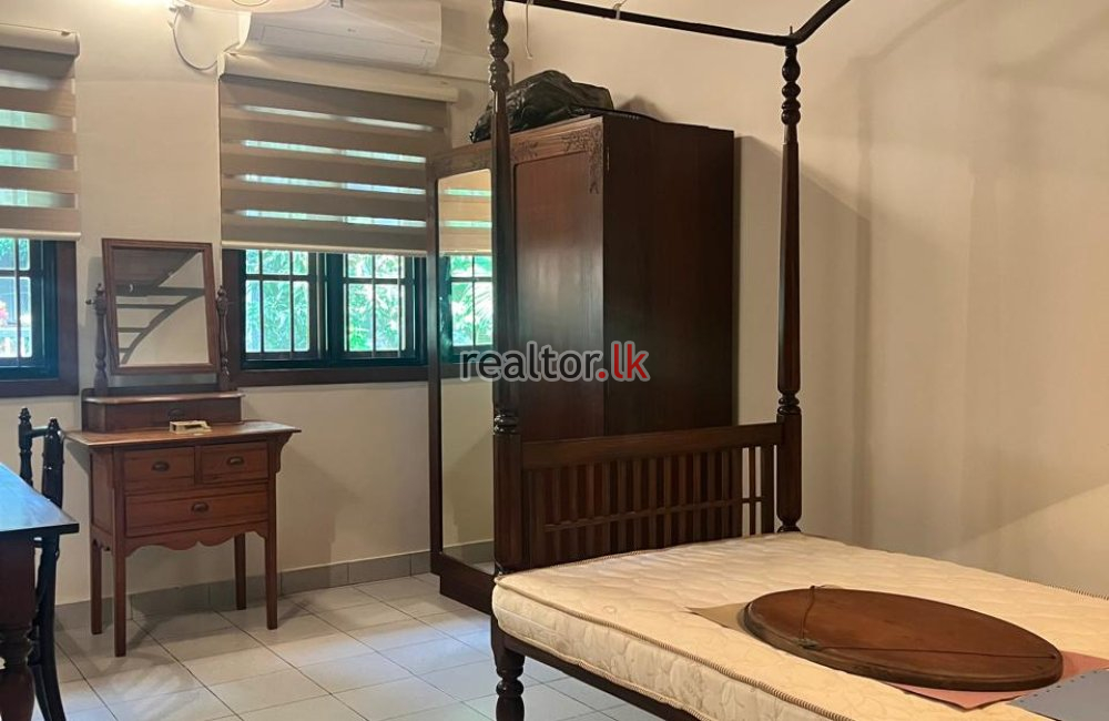 House For Rent At Off Isipathana Mw Colombo 05