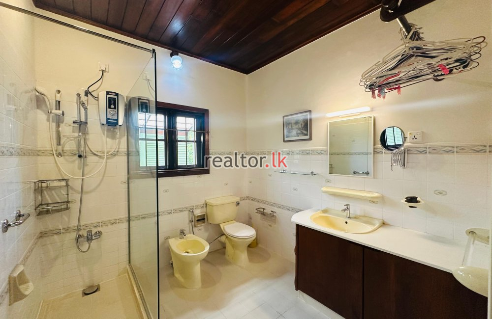 Characterful House For Rent In Colombo 05