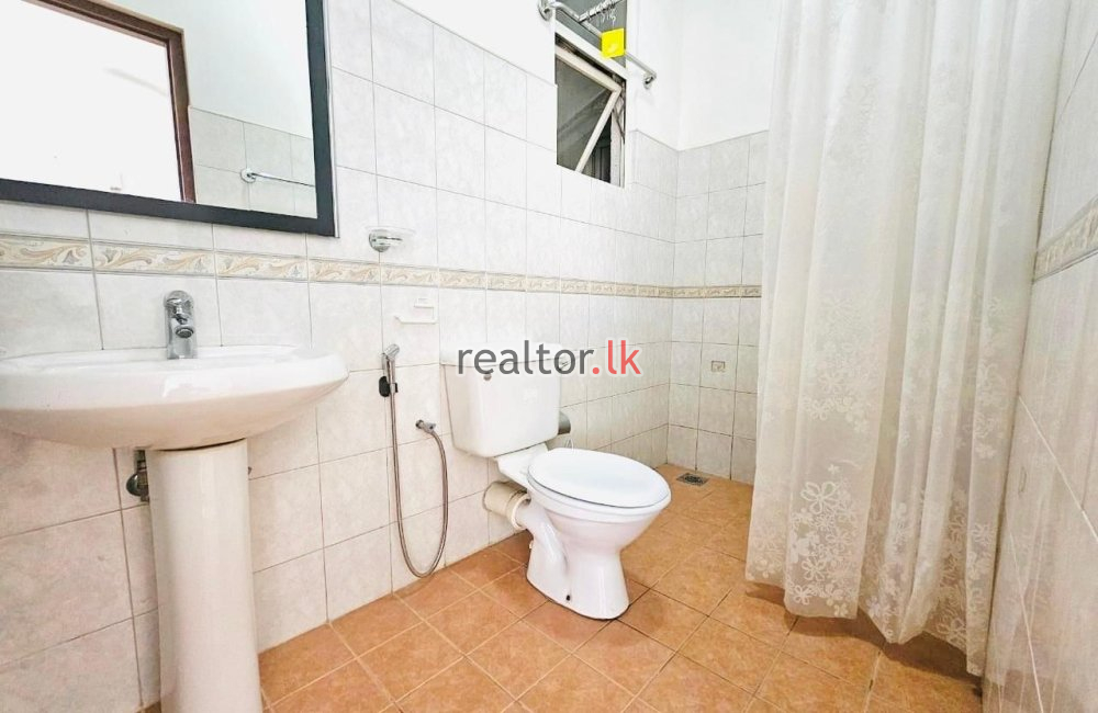 Apartment For Rent In Station Rd Colombo 06