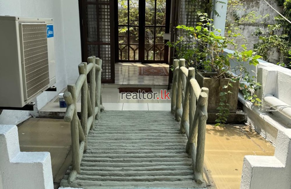 Two Story House In Rampart Rd Ethul Kotte