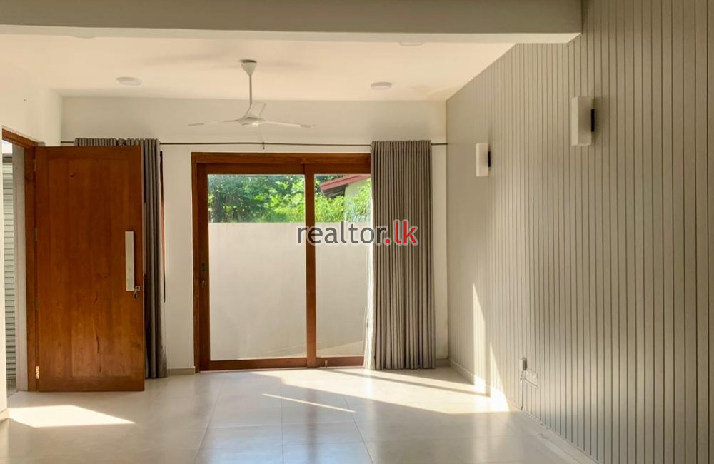 House For Sale At Kalalgoda Rd Thalawathugoda