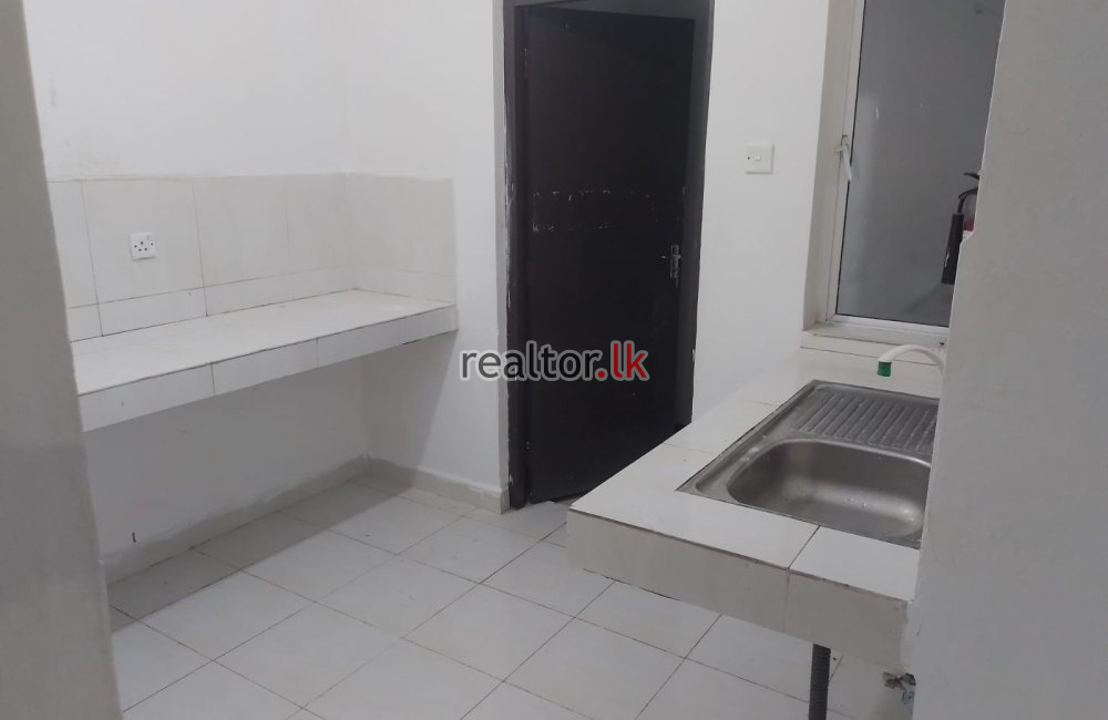 Colombo 2 Unfurnished Apartment for Rent