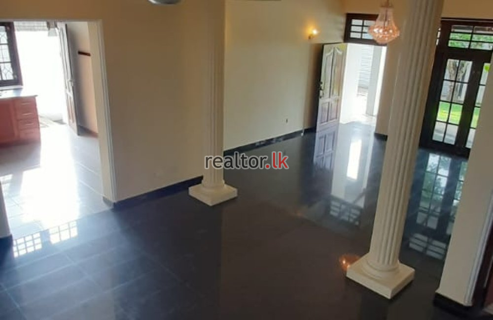 House For Rent At Akurugoda Rd Battaramulla