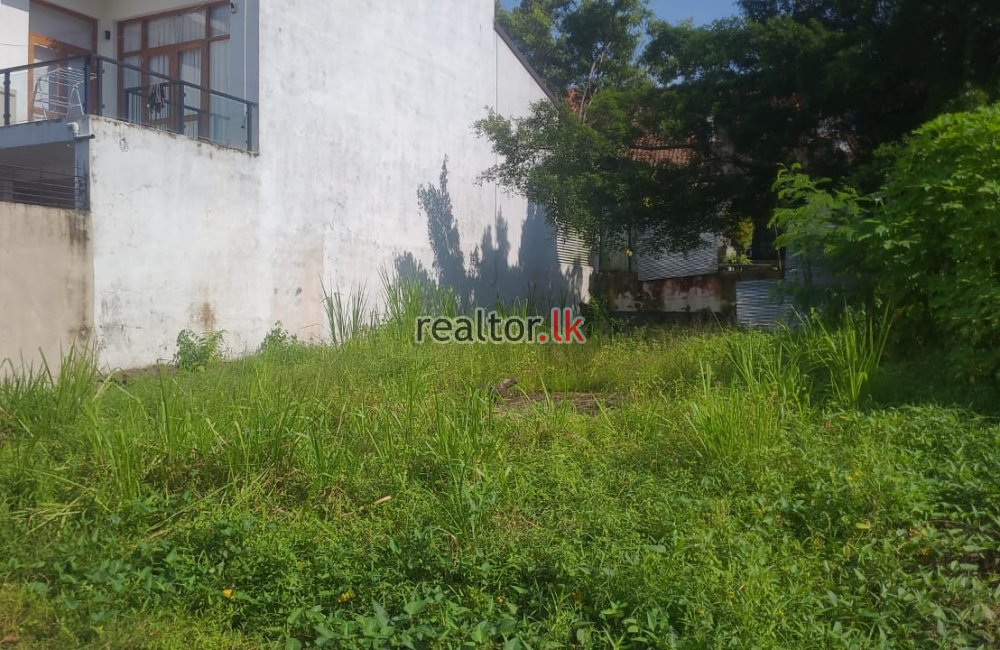 Land For Sale At Kumaragewatta Thalawathugoda