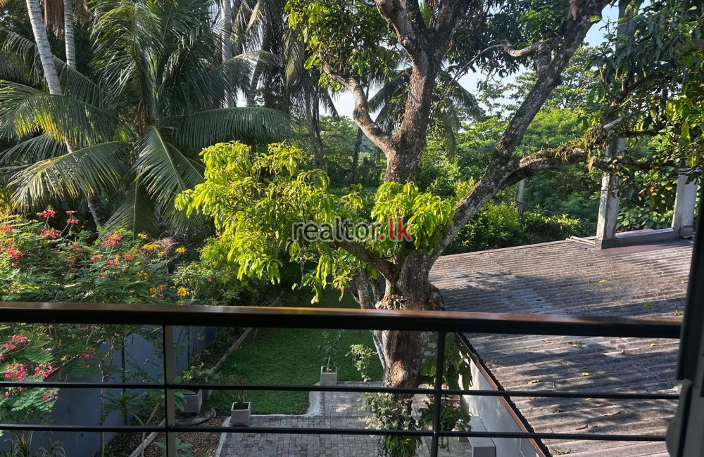 House For Sale At Thalapathpitiya Nugegoda