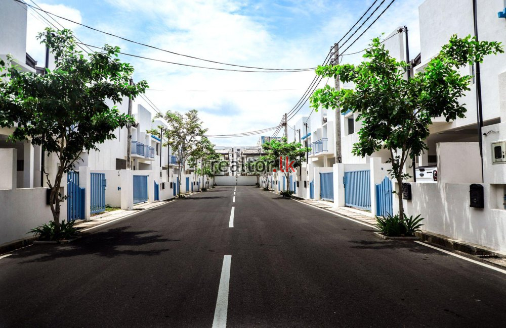 Santorini Dreams House For Sale In Negombo