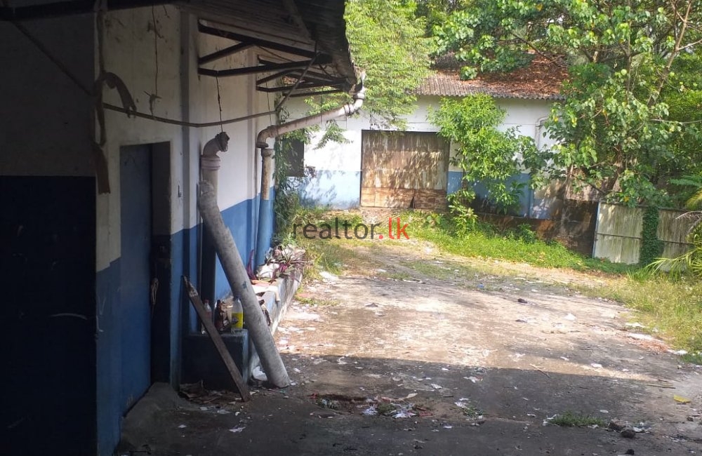 Warehouse For Rent At High Level Rd