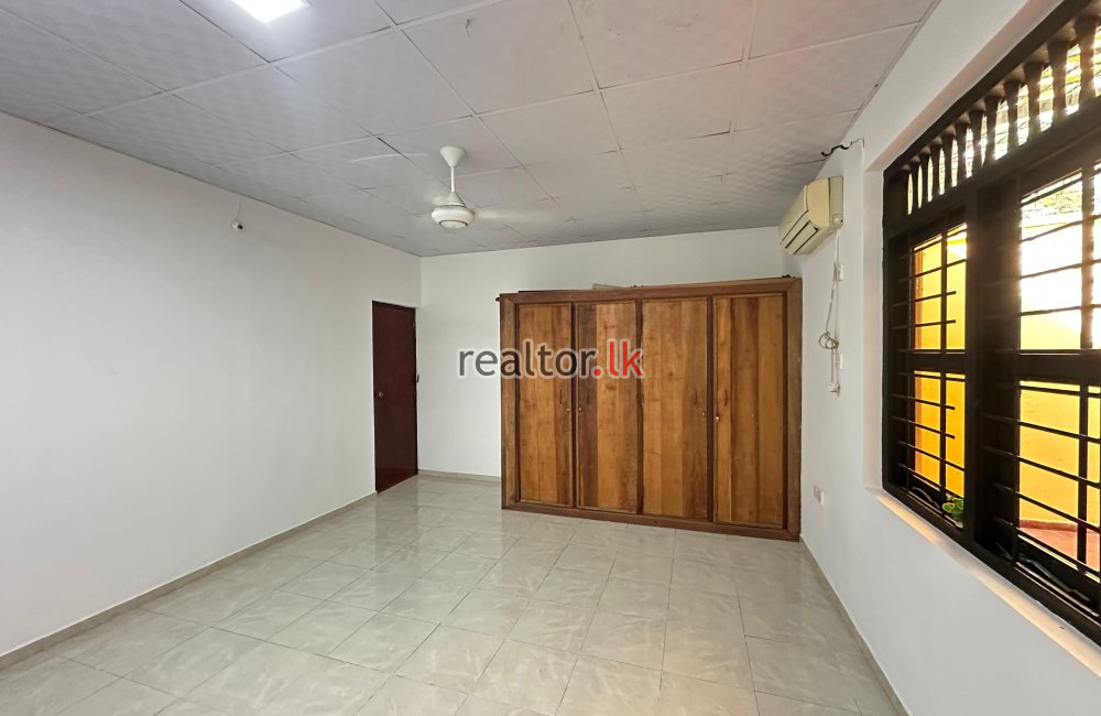 House For Sale In Charlemont Rd Colombo 06