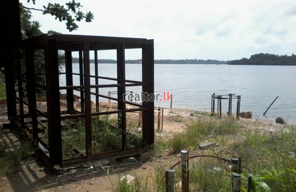 Madu River Facing Land For Sale