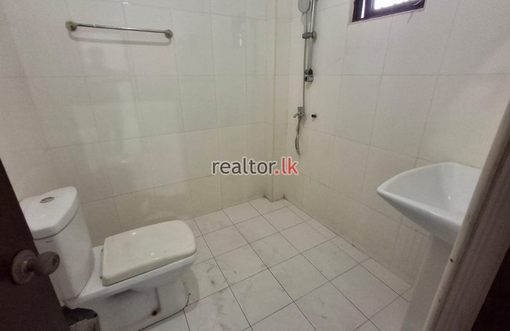 House For Sale At Off Kirulapone Rd Colombo 05