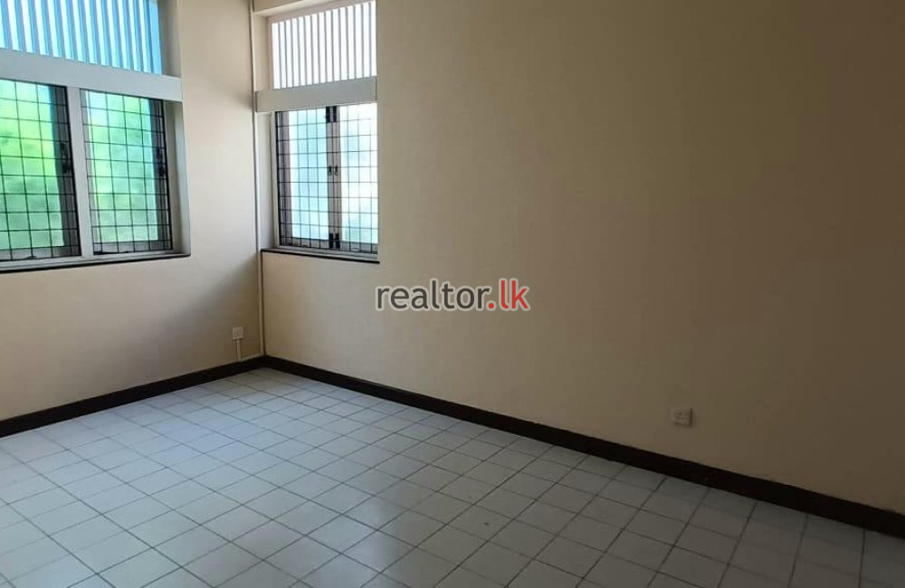 Four Bed House For Rent In Colombo 05