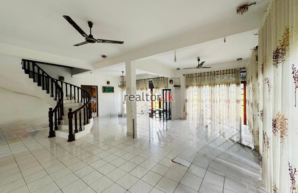 Two Storied House For Sale In Ratmalana