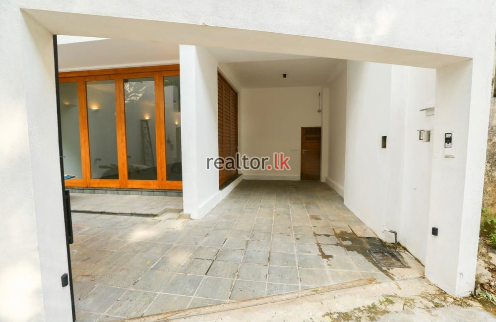 Sarana Road House For Rent