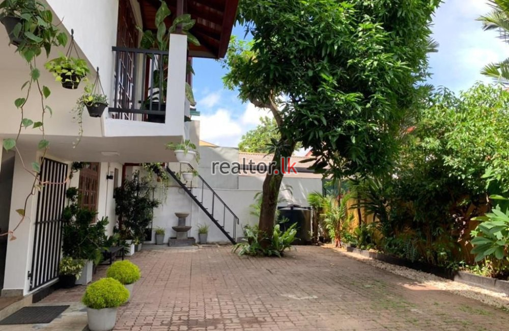 3 Storied House For Sale In Colombo 05