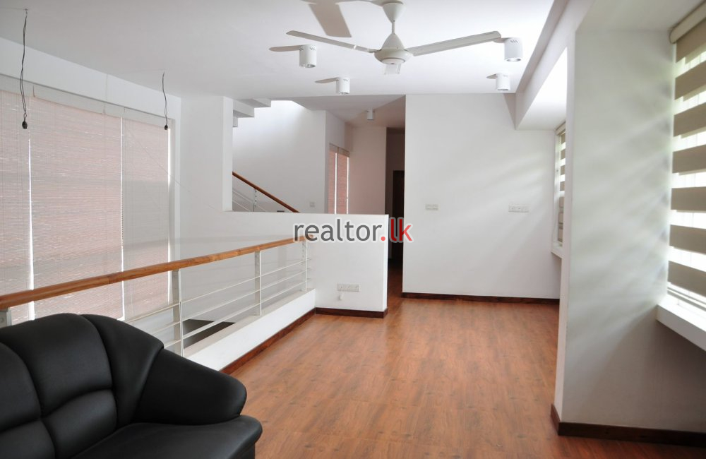 Luxury House For Rent At Thalawathugoda