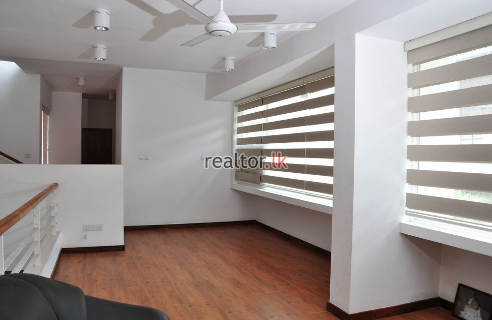 Luxury House For Rent At Thalawathugoda