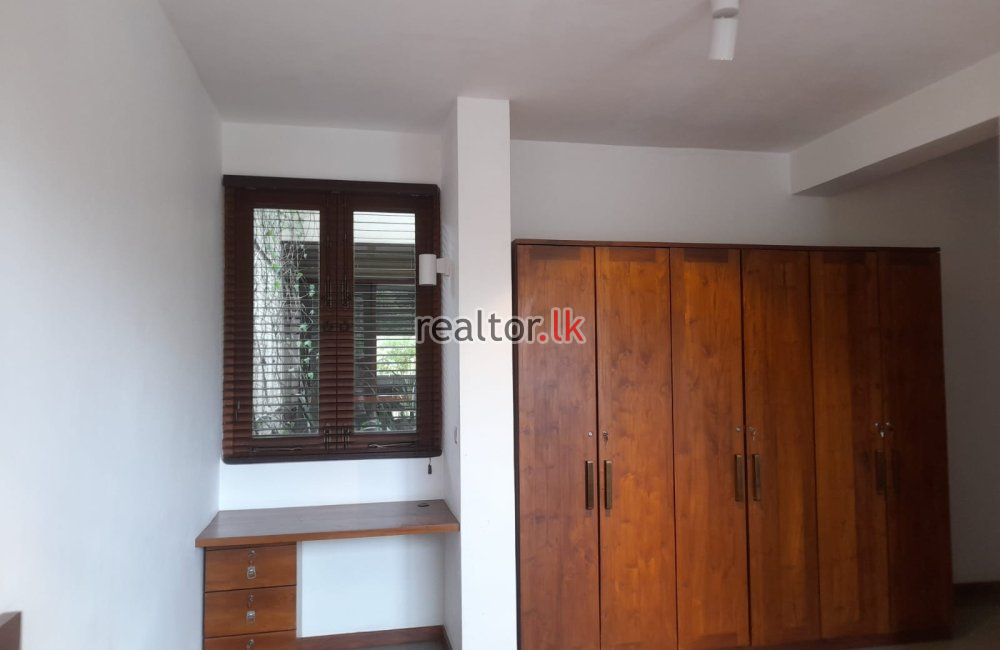 Three Bed For Rent At St.Peter\'s Pl Colombo 05