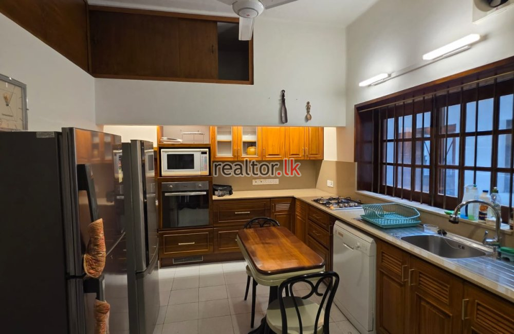 Spacious House For Rent In Colombo 05