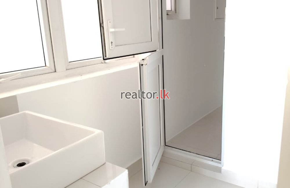 Three Bed For Sale In Fairway Elements Apartments