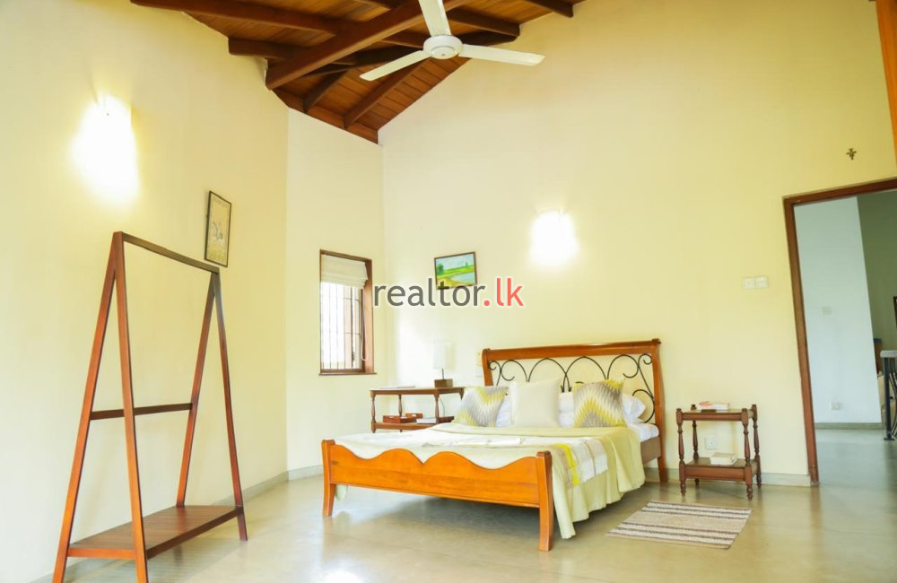 Two Story House In Robert Gunawardena Mawatha