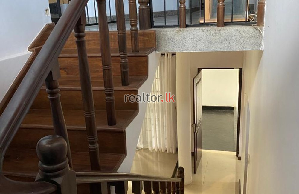 Spacious Five Bed House For Sale Nawala Koswatta