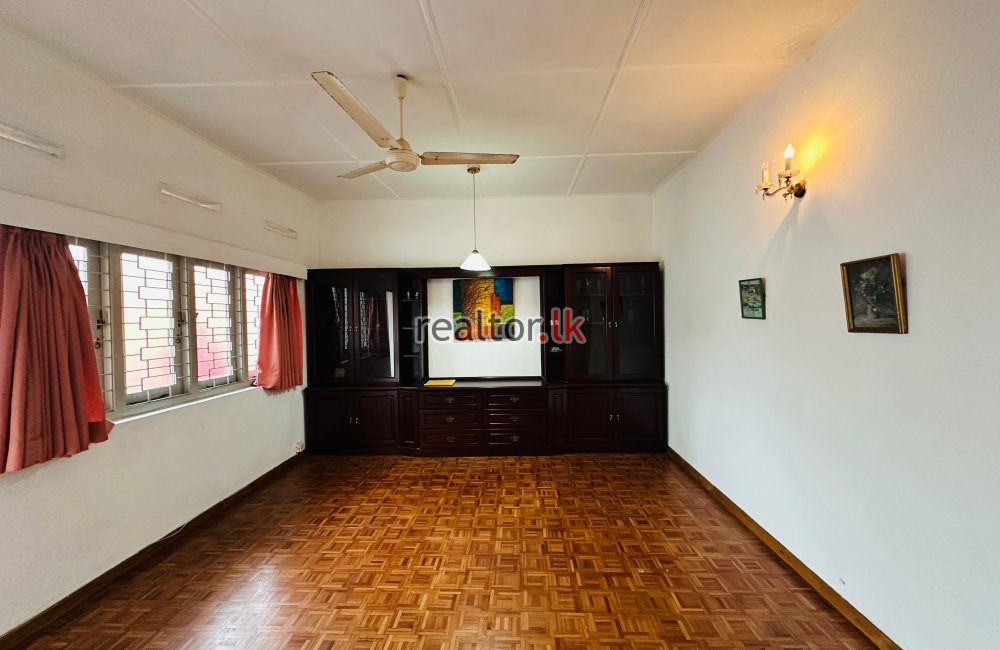 Four Bed Apartment For Rent In Colombo 05
