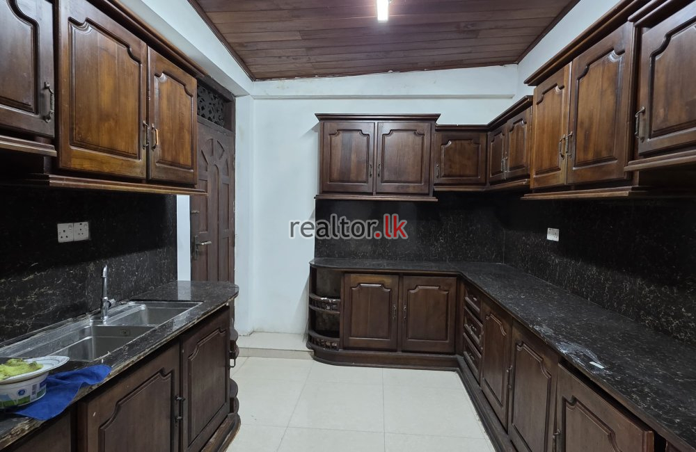 Unfurnished Apartment for Rent in Kalubowila