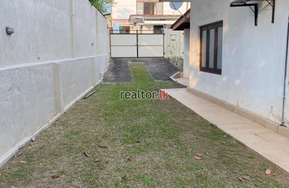 Muttettugoda Road House For Sale