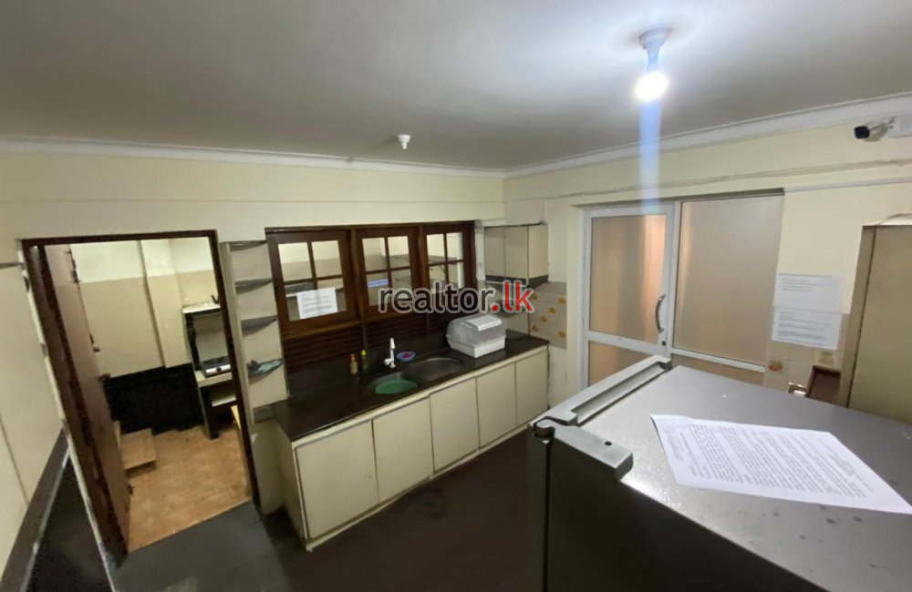 Two Storey House For Sale At Cross Rd Colombo 08