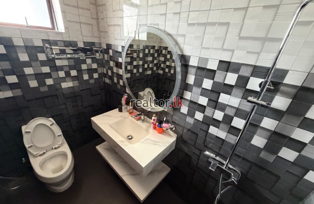 24 Bedrooms New Building for Rent