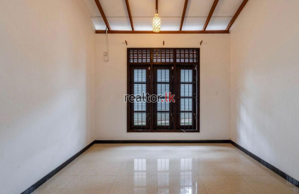 House For Sale In Thalapathpitiya Nugegoda