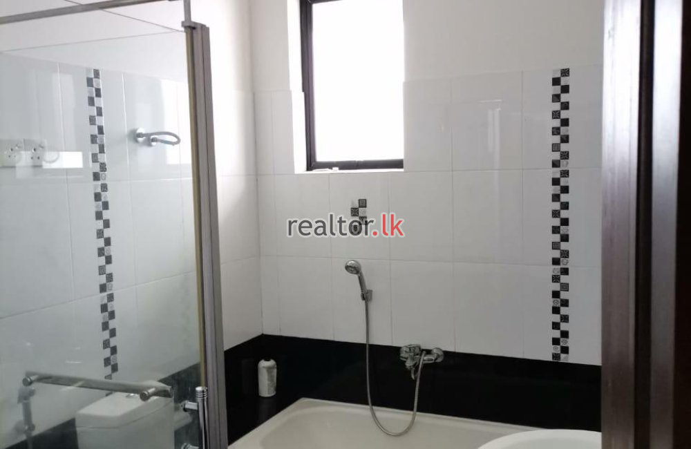Twin House For Rent In Bullers Lane Colombo 07