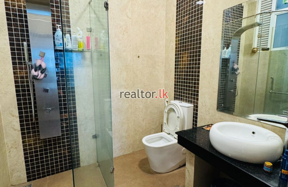 Three Bed For Rent At Melbourne Ave Colombo 04