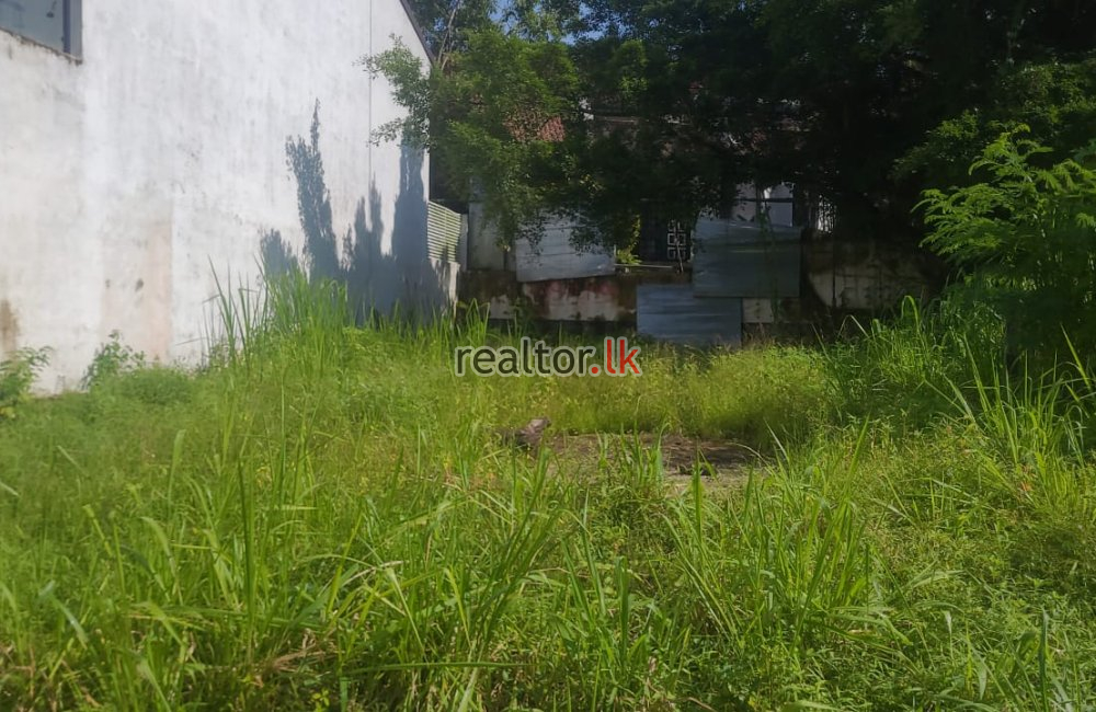 Land For Sale At Kumaragewatta Thalawathugoda