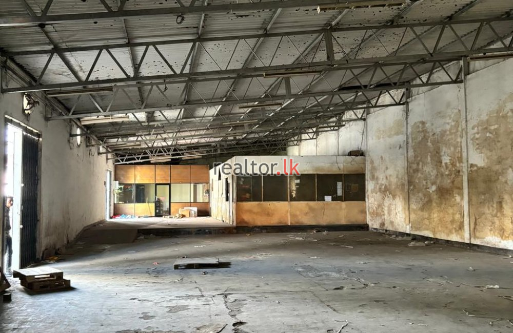 Warehouse For Sale At Mattakkuliya