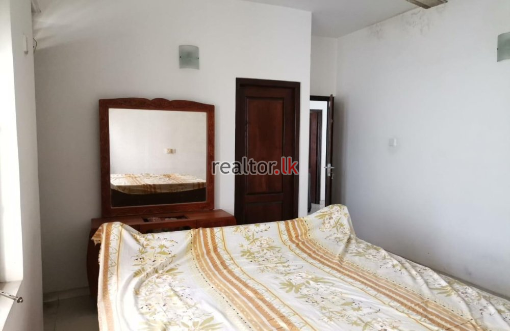 Twin House For Rent In Bullers Lane Colombo 07