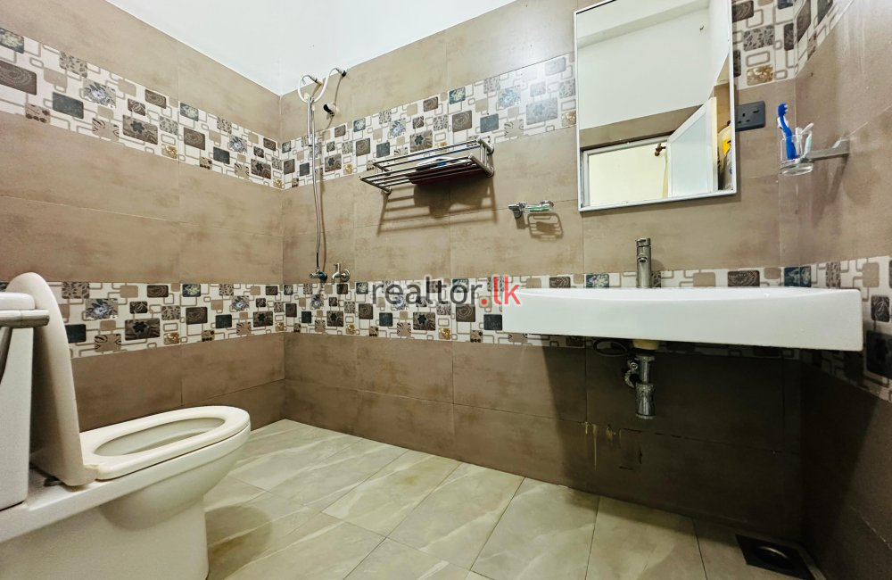 Two Storied House For Sale In Colombo 04