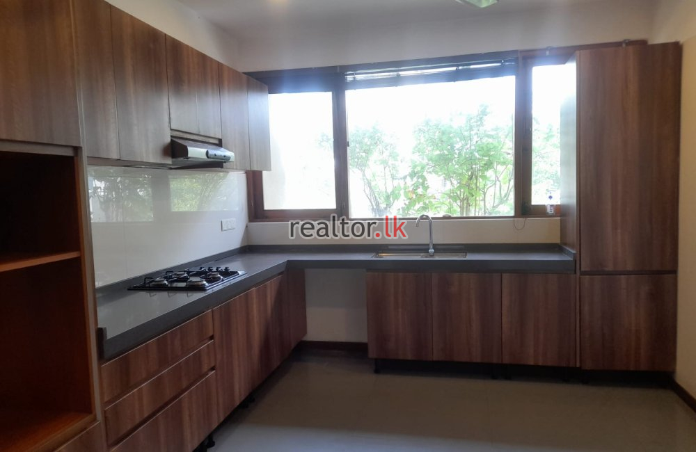 Three Bed For Rent At St.Peter\'s Pl Colombo 05