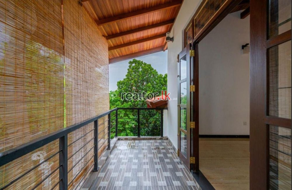 House For Sale In Thalapathpitiya Nugegoda