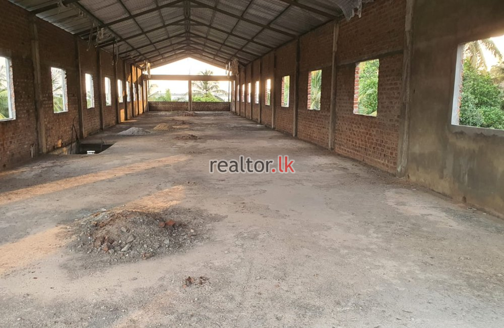 Facing Puttalam Rd Negombo Building For Sale