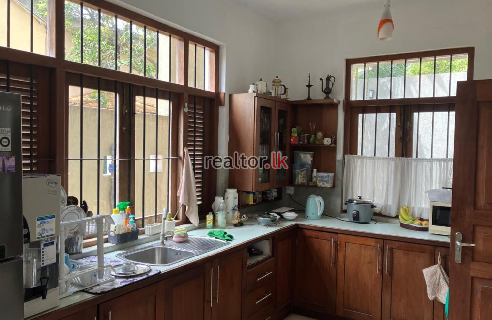 Modern House For Sale In Welipara Thalawatugoda