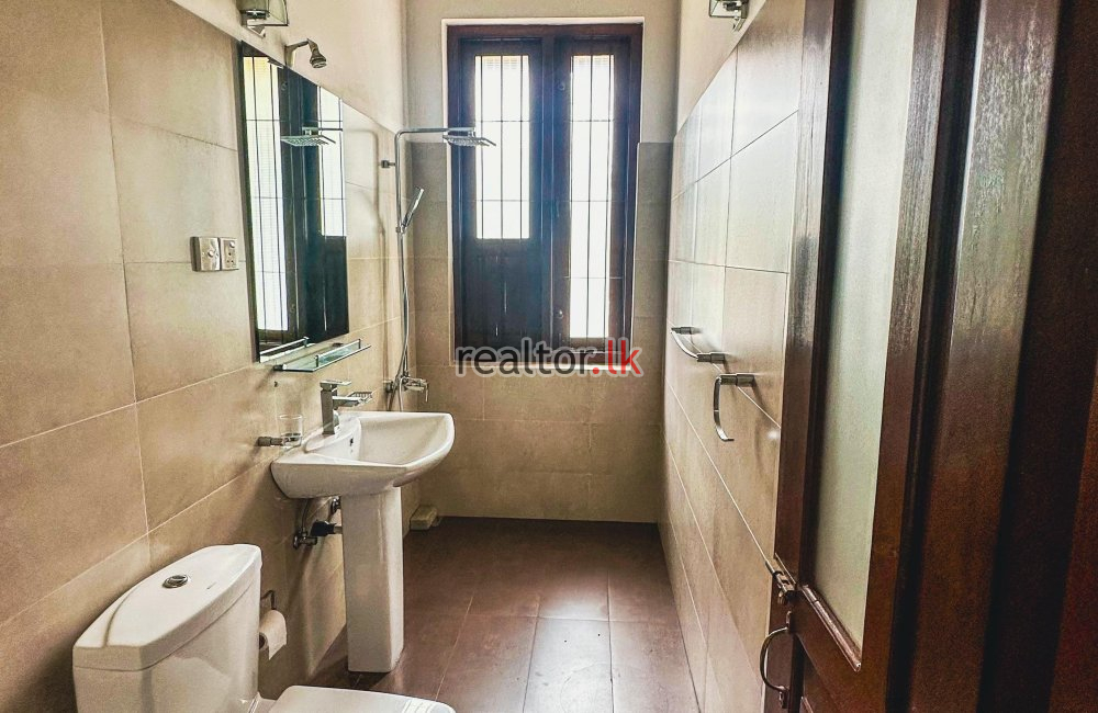 House For Sale At Rajamalwatta Rd Battaramulla